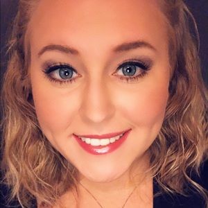 Meet your Posher, Melanie